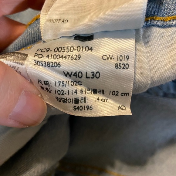 Men’s Levi’s 550 Stretchy Jeans SZ 40/30 Light Blue Wash - Picture 3 of 6
